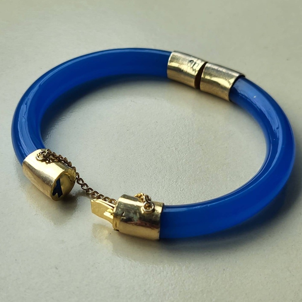 Vintage Blue Plastic Gold Tone Hinged Bangle Bracelet Cobalt Clasp